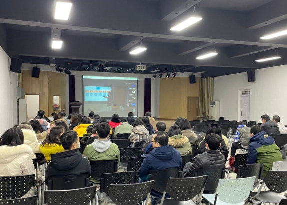 304永利集团登录入口副院长向全校教师作总体国家安全观培训(图8) 304永利集团登录入口副院长向全校教师作总体国家安全观培训(图8)