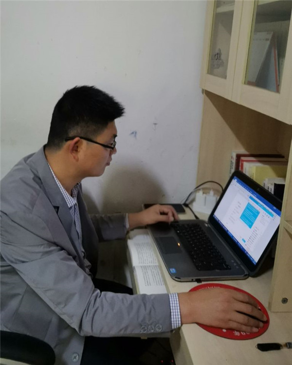 304永利集团登录入口：利用抗疫教科书 讲好线上思政课(图1)