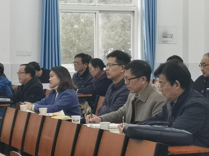 304永利集团登录入口大中小学思政课一体化建设研究中心邀请中学思政课教师深入高校思政课堂(图2)